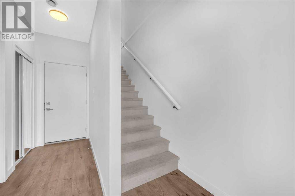 Calgary, AB T2M2Z8,216 Creekstone Drive SW