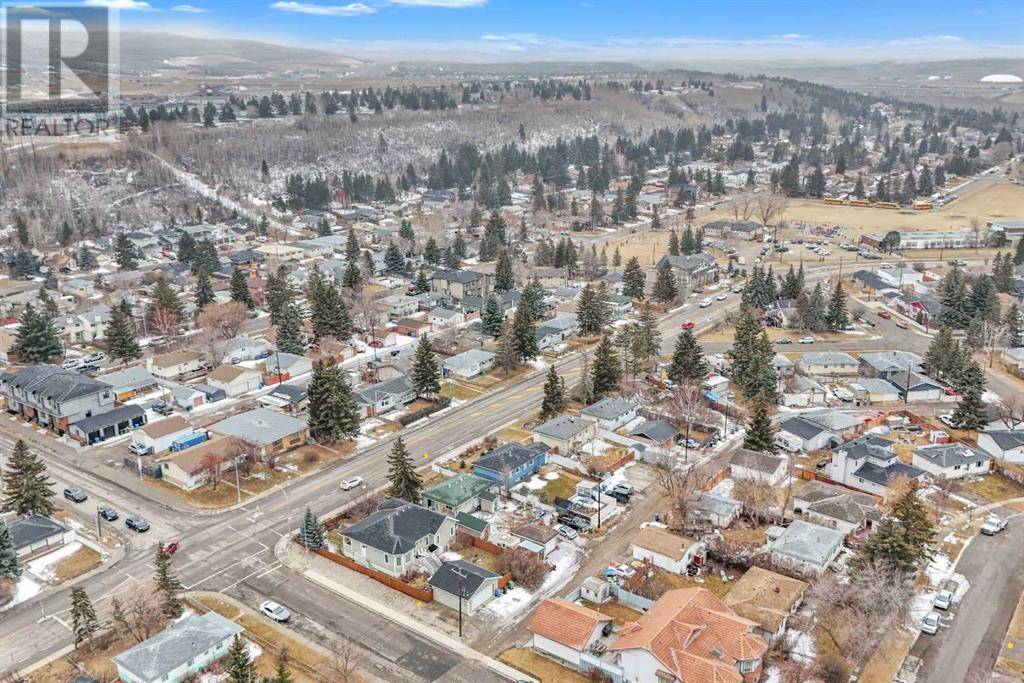 Calgary, AB T3B0H7,8508, 8512 Bowness Road NW