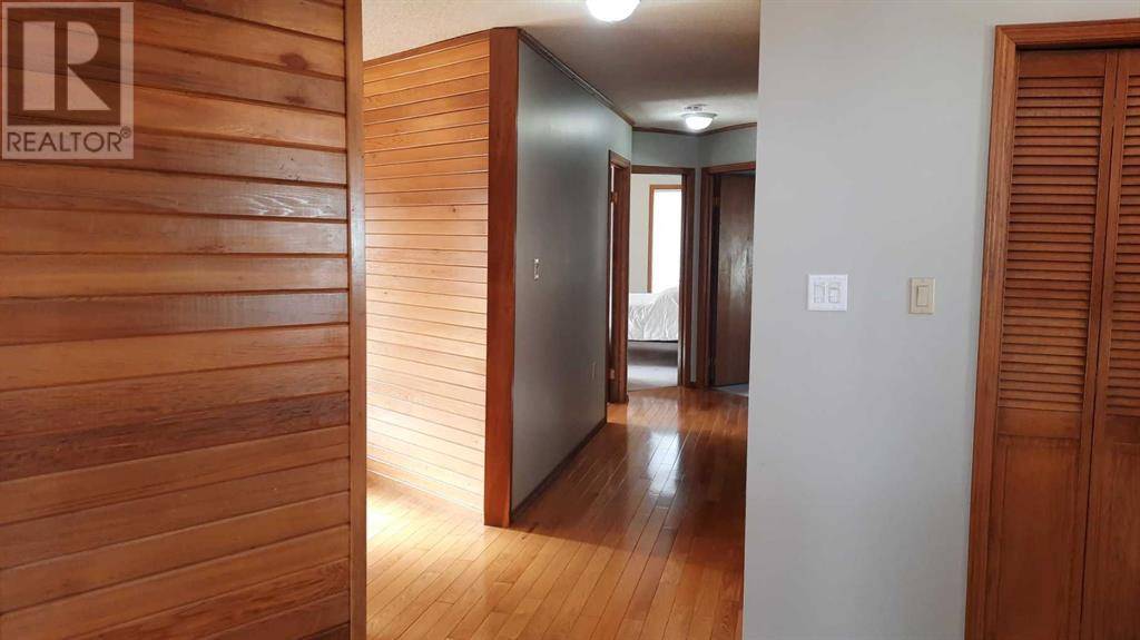 Drumheller, AB T0J0Y0,241 4 Street