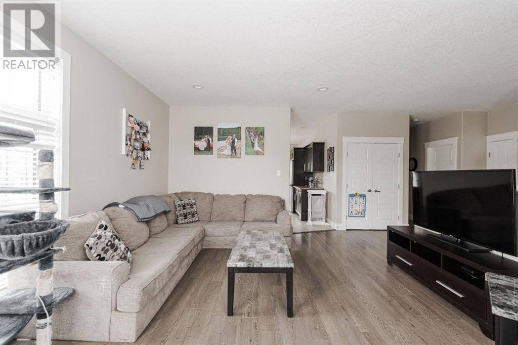 Fort Mcmurray, AB T9H5J4,124 Warren Way