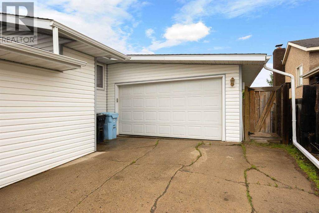 Fort Mcmurray, AB T9K1M8,218 Kennedy Crescent