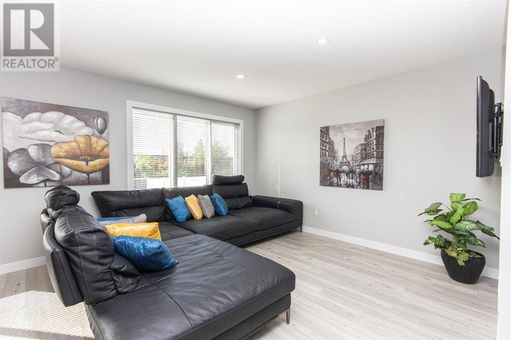 Red Deer, AB T4N2J8,52 Windermere Close
