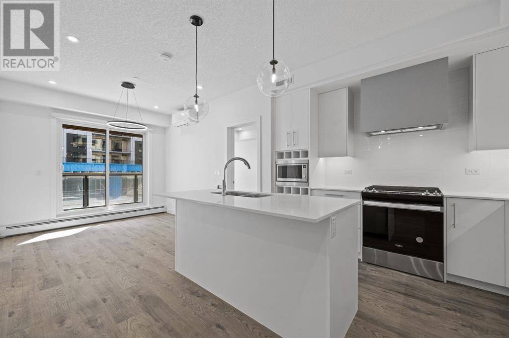 Calgary, AB T3H6L3,204, 8370 Broadcast Avenue SW