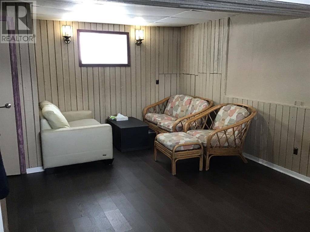 Whitecourt, AB T7S1N4,5112 48 Street