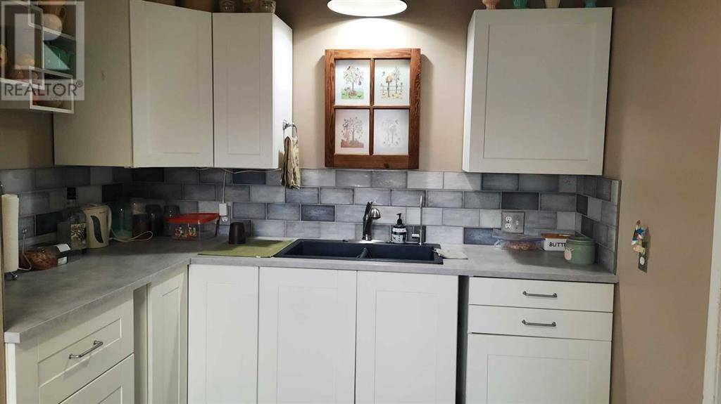 Drumheller, AB T0J0Y0,701 Secondary 576 Highway
