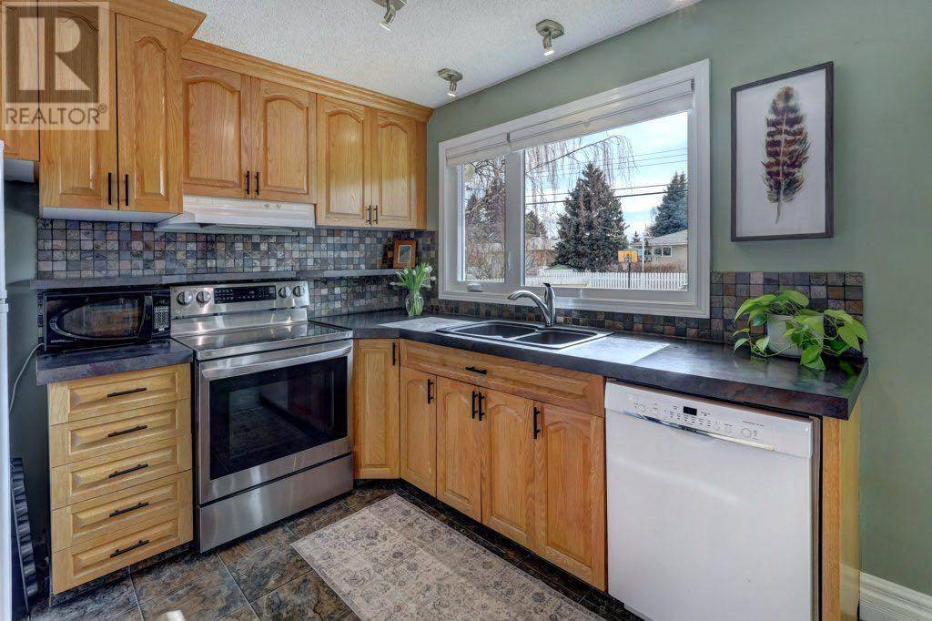 Calgary, AB T2H1V9,36 Allandale Close SE