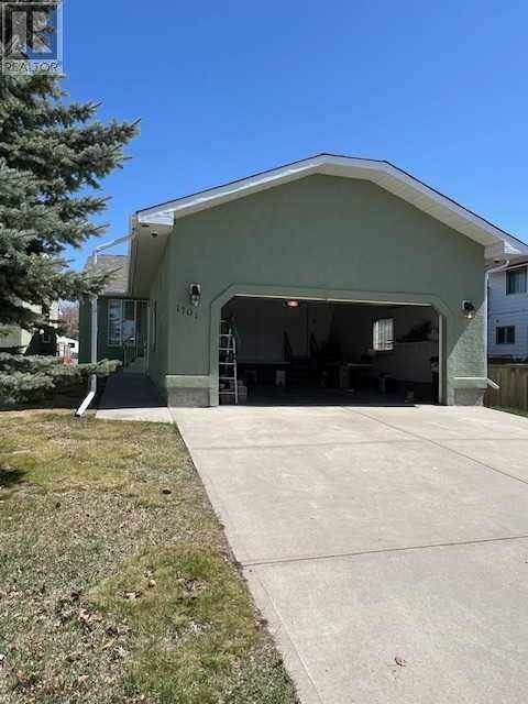 Didsbury, AB T0M0W0,1701 17 Street