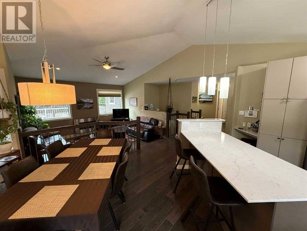 Hinton, AB T7V1Z2,200 Mcardell Drive