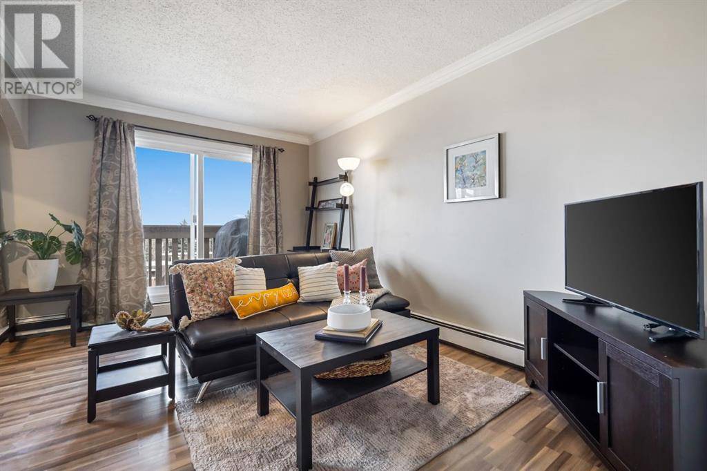 Calgary, AB T2W3L6,532, 11620 Elbow Drive SW