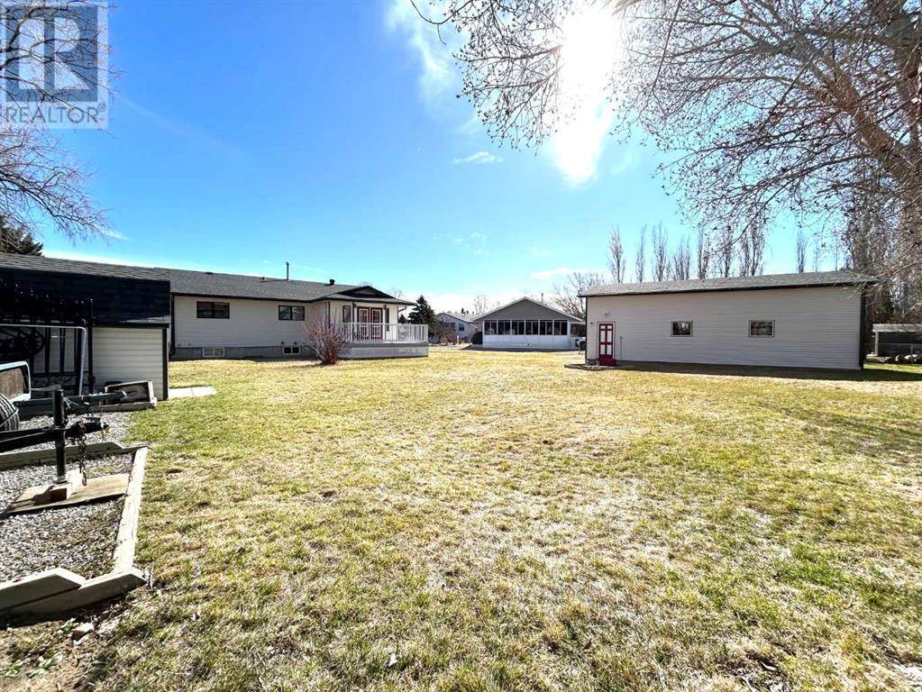Dunmore, AB T1B0K9,409 12 Street