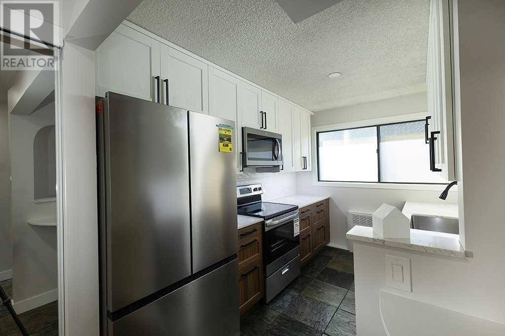 Calgary, AB T2T5S3,18, 2400 15 Street SW
