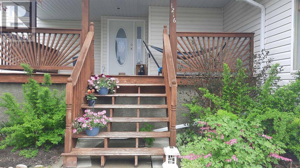 Drumheller, AB T0J0Y1,1216 1 Avenue NW