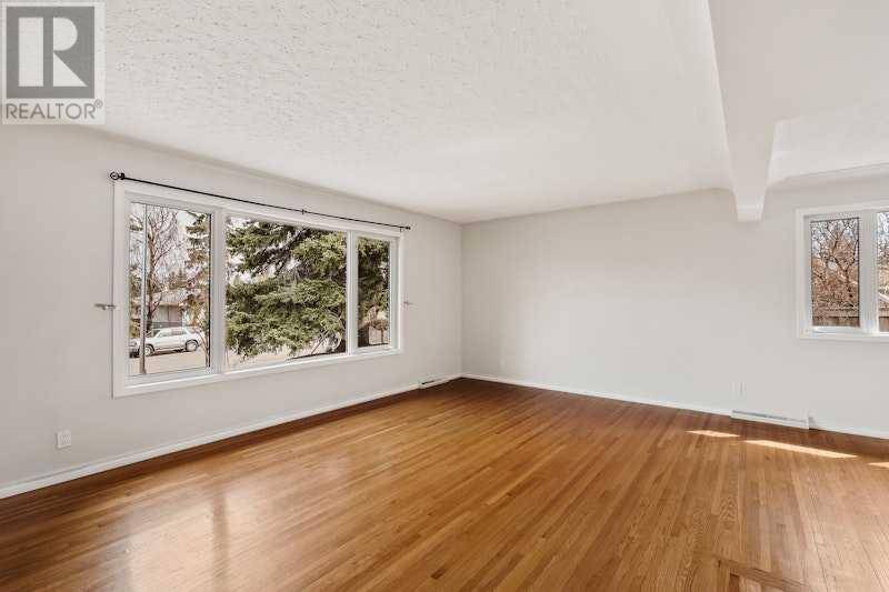 Calgary, AB T3E4X1,58 Grafton Crescent SW
