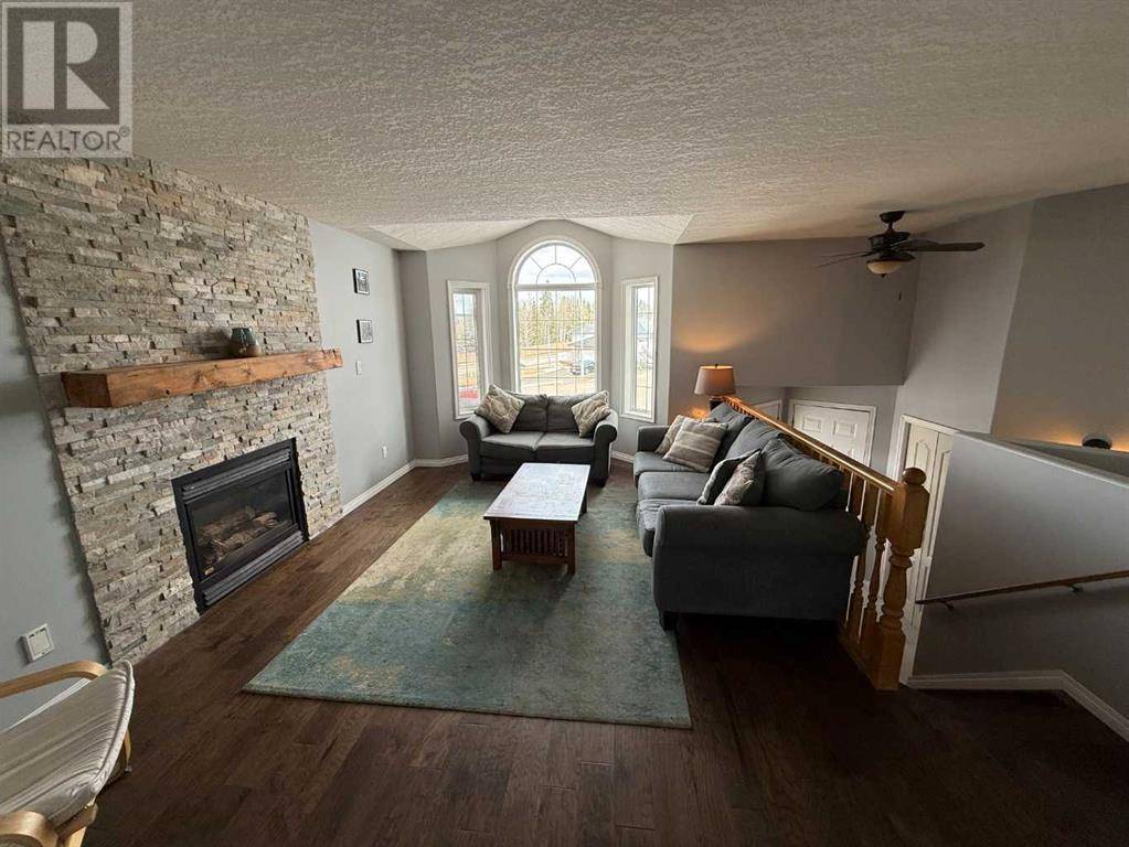 Hinton, AB T7V2C2,110 Parker Place