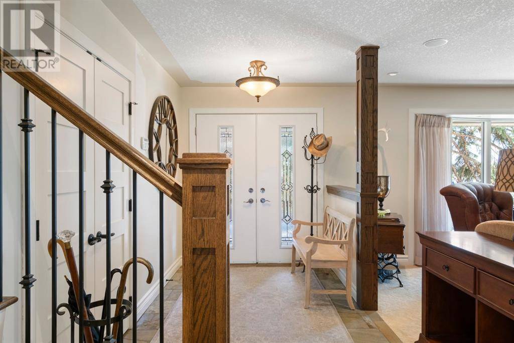 Calgary, AB T2J2M3,12240 Lake Louise Way SE