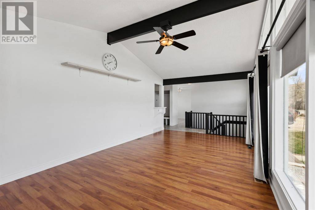 Drumheller, AB T0J0Y5,403 17 Street E