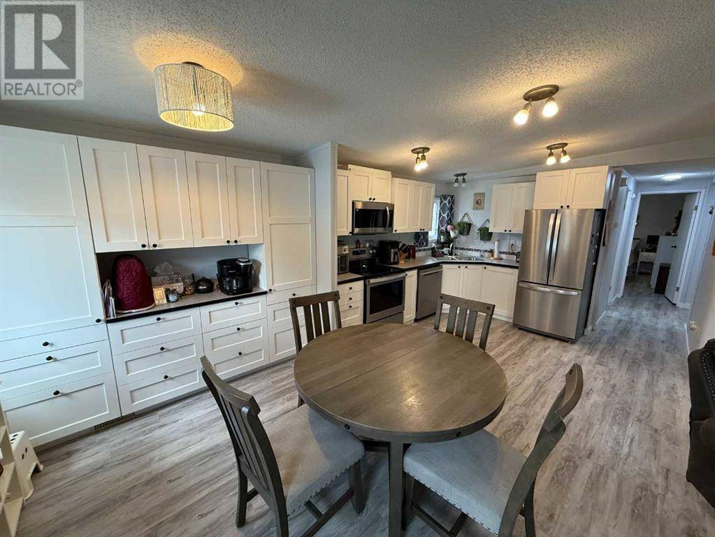 Hinton, AB T7V1S9,413, 700 Carmichael Lane
