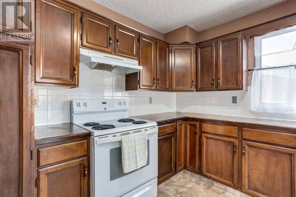 Calgary, AB T3K1E3,995 Berkley Drive NW