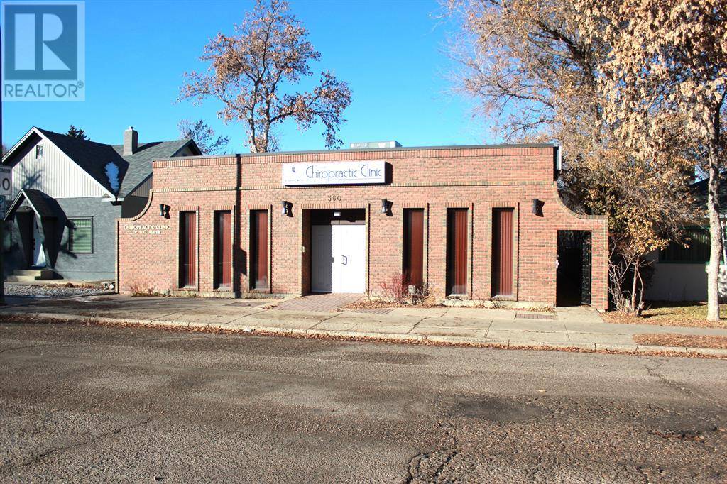 Medicine Hat, AB T1A0C1,360 2 Street SE