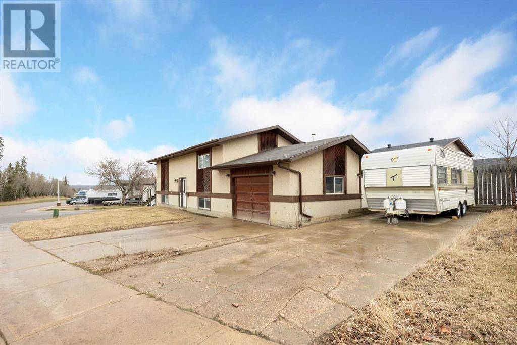 Fort Mcmurray, AB T9K1W1,121 Gladstone Street