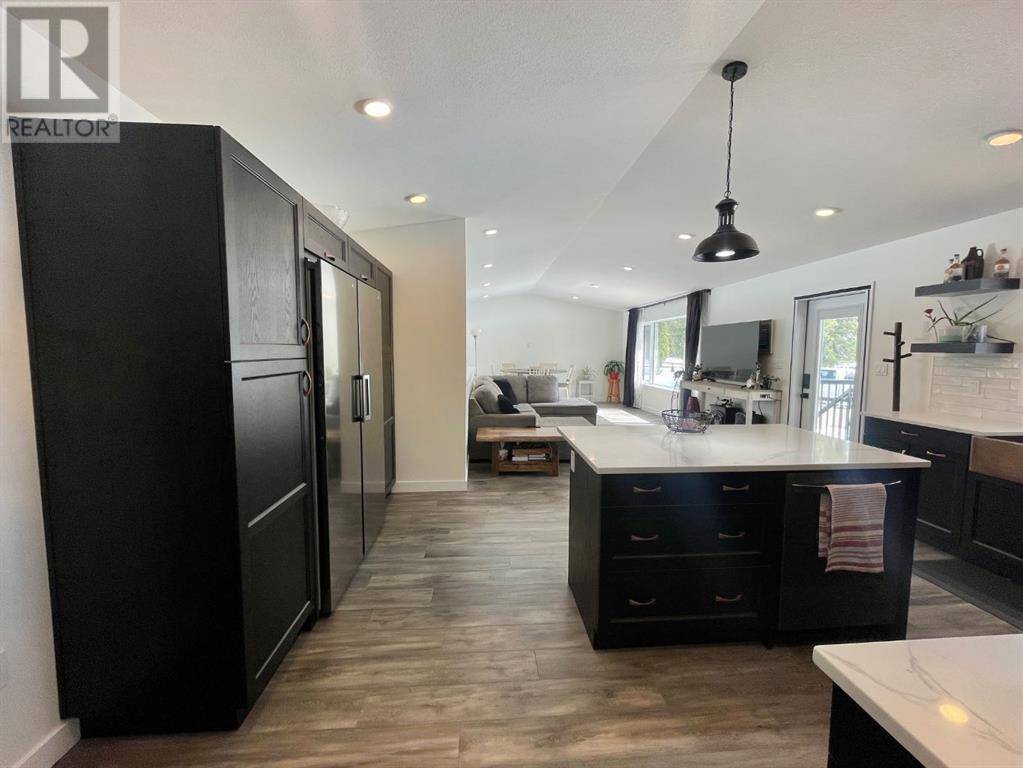 Edson, AB T7E1S4,6624 17 Avenue