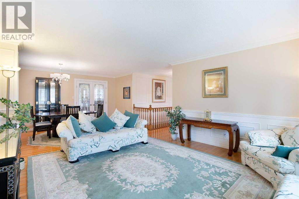 Calgary, AB T2J3C3,940 Lake Arrow Way SE