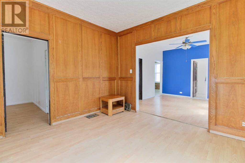 Lethbridge, AB T1H2G6,405 12 Street N