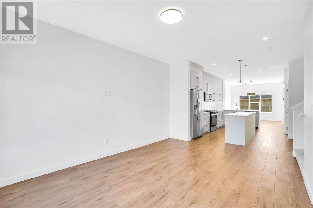 Calgary, AB T3S0E9,7557 202 Avenue SE