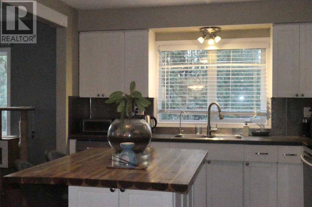 Peace River, AB T8s1K6,10309 110 Avenue