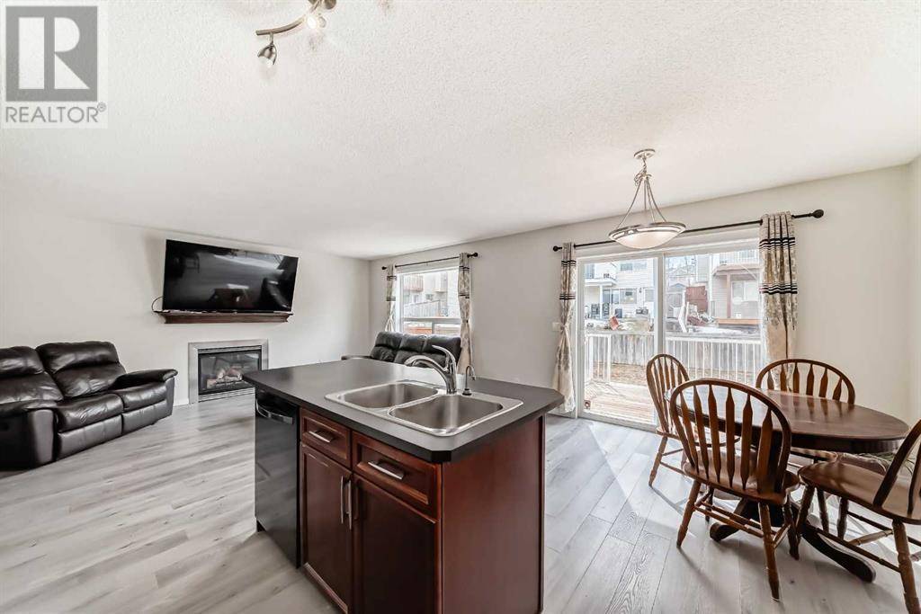 Calgary, AB T3G5V5,220 Royal Elm Road NW