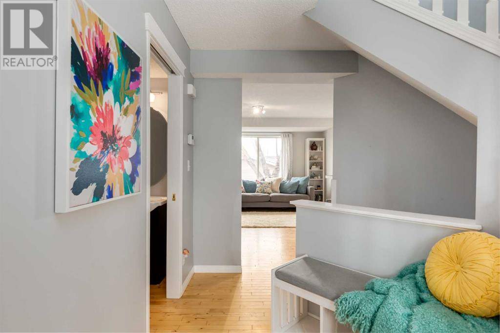 Calgary, AB T2Z3N3,203 Mt Aberdeen Close SE