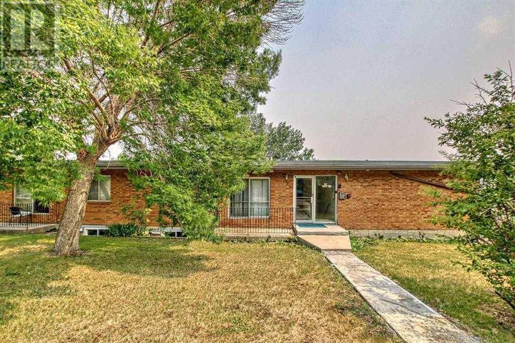 Calgary, AB T2X1A3,201, 4328 4 Street NW
