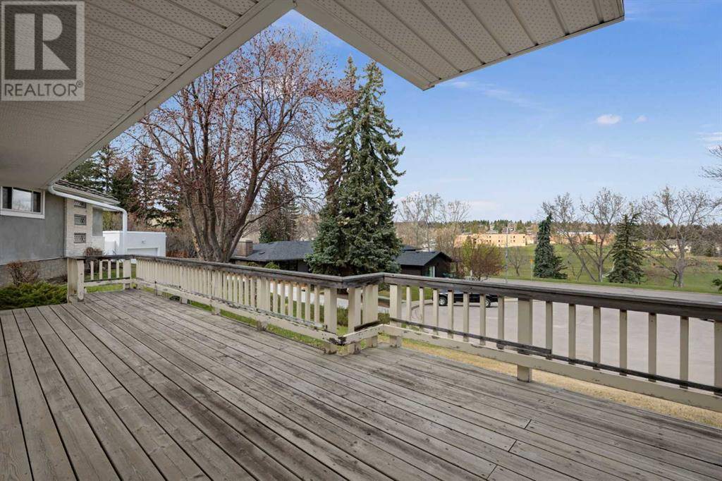 Calgary, AB T2L0S2,3323 Canberra Place NW