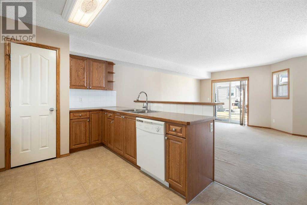Calgary, AB T3J5L1,73 Saddletree Court NE