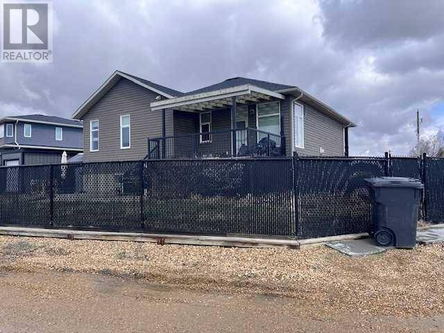 Drumheller, AB T0J0Y6,827 Bankview Drive