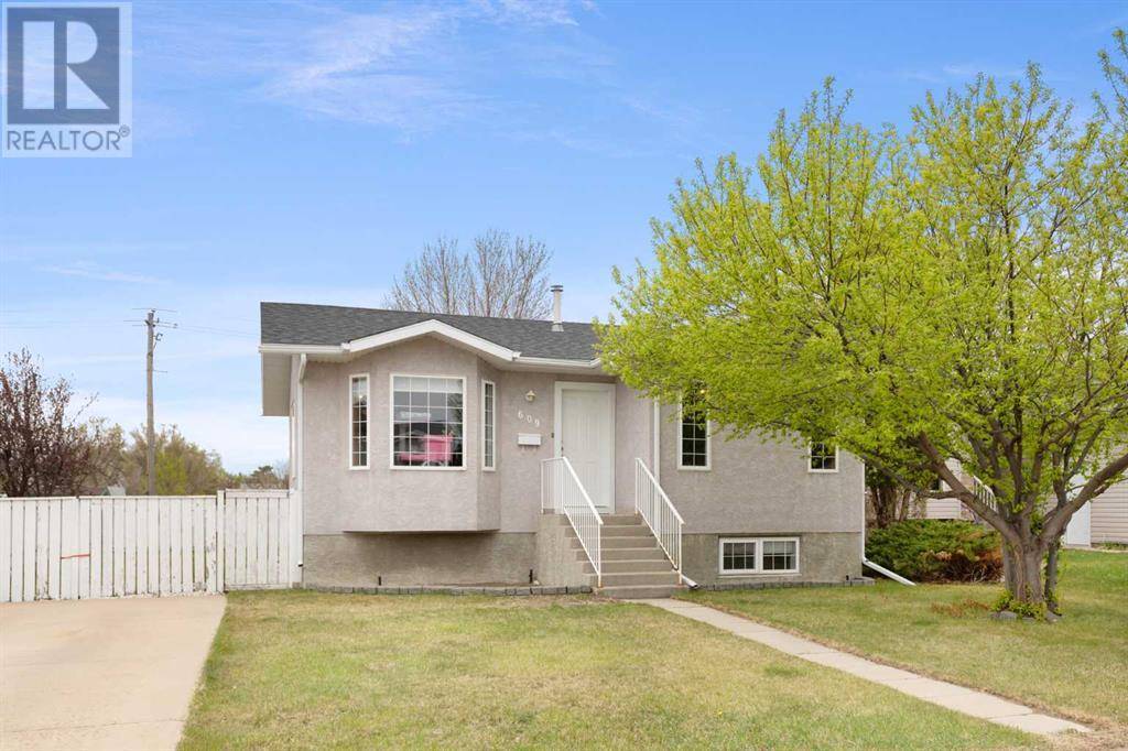 Medicine Hat, AB T1C1X4,609 Hemingway Crescent NE