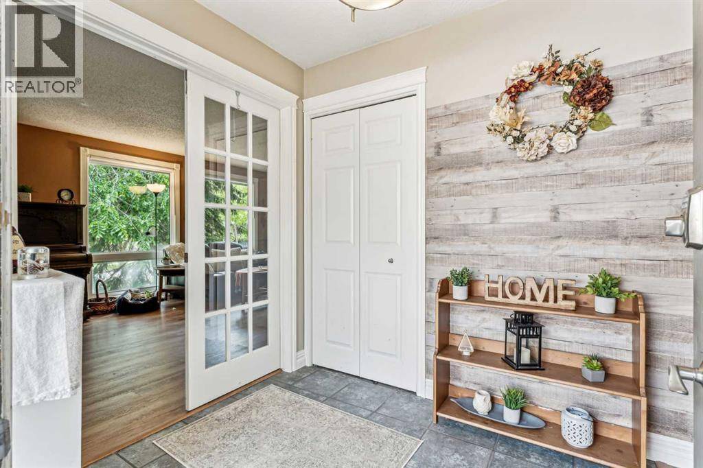 Calgary, AB T2K0N9,220 72 Avenue NE