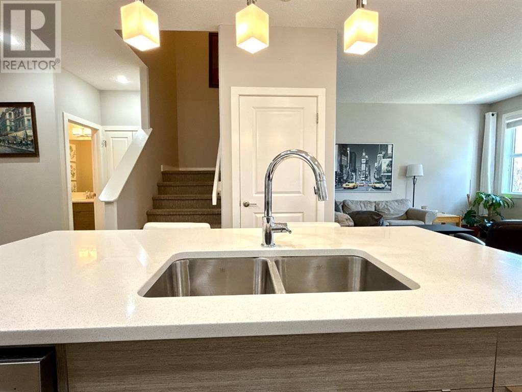Lethbridge, AB T1J5M5,2, 81 Aquitania Circle W