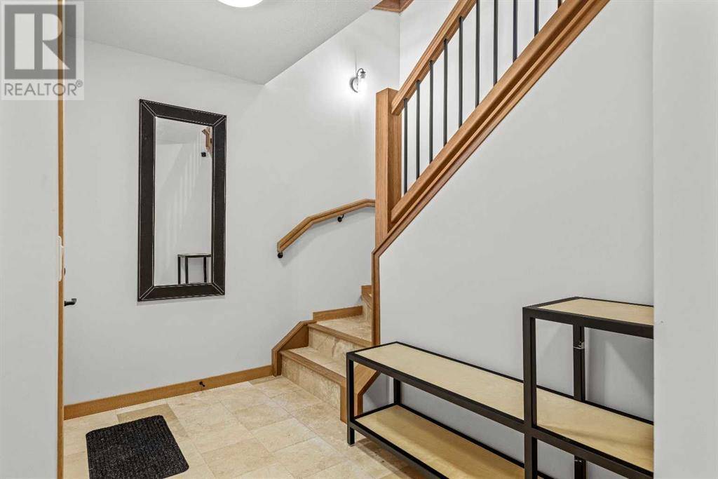 Canmore, AB T1W2E2,4, 806 6th Street