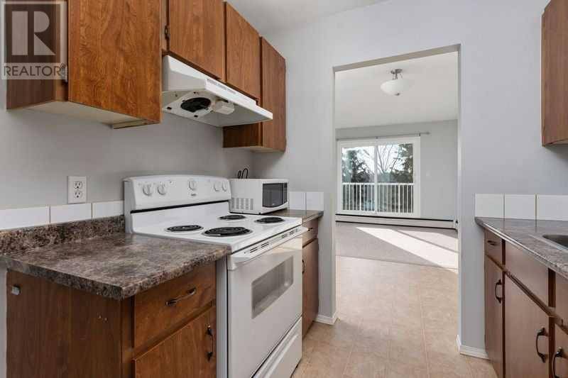 Camrose, AB T4V2J2,402, 5418 52 Street