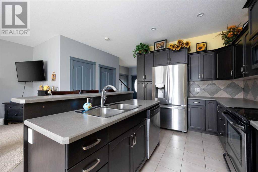 Fort Mcmurray, AB T9K0M9,486 Walnut Crescent