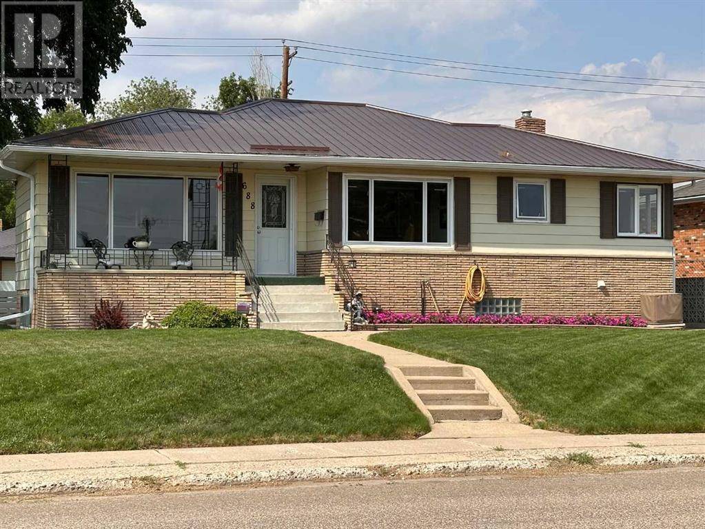 Medicine Hat, AB T1A4M4,688 8th Street SW