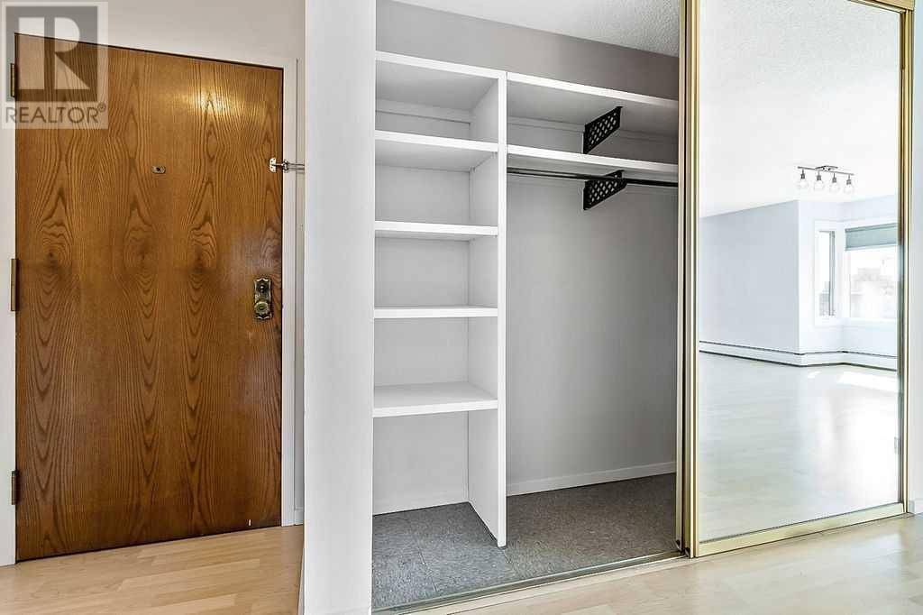 Calgary, AB T2R0M6,830, 540 14 Avenue SW