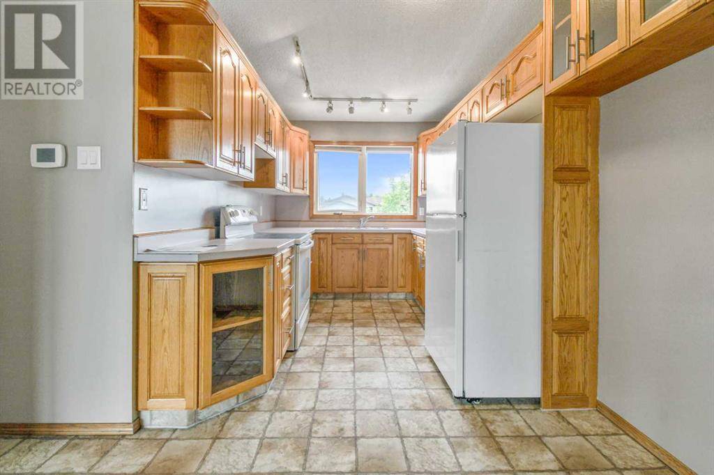 Taber, AB T1G1E2,5809 47 Street