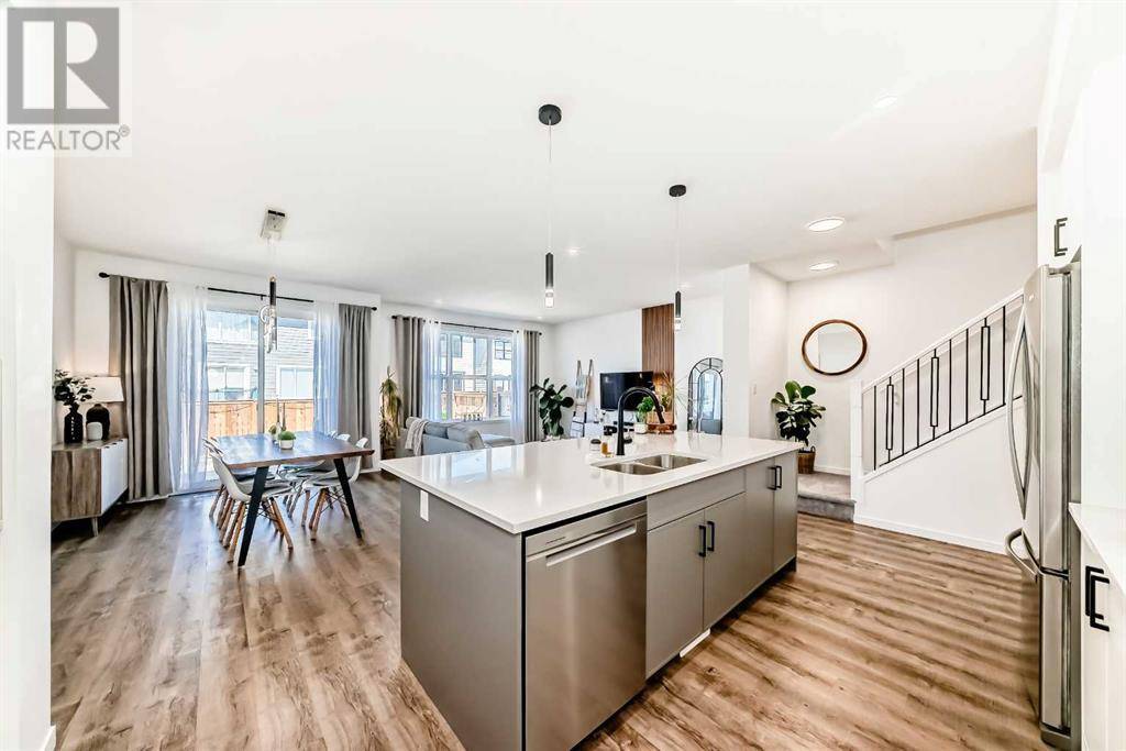Calgary, AB T3M3M8,12 Magnolia Crescent SE