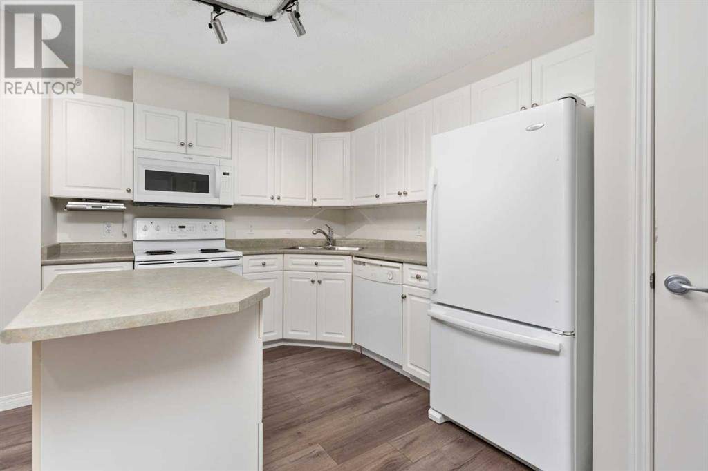 Camrose, AB T4V1W4,205, 4834 52A Street