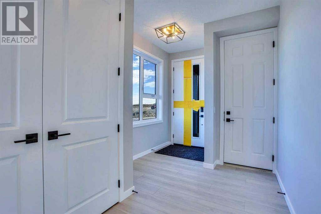 Calgary, AB T3P2E4,305 lucas Place NW