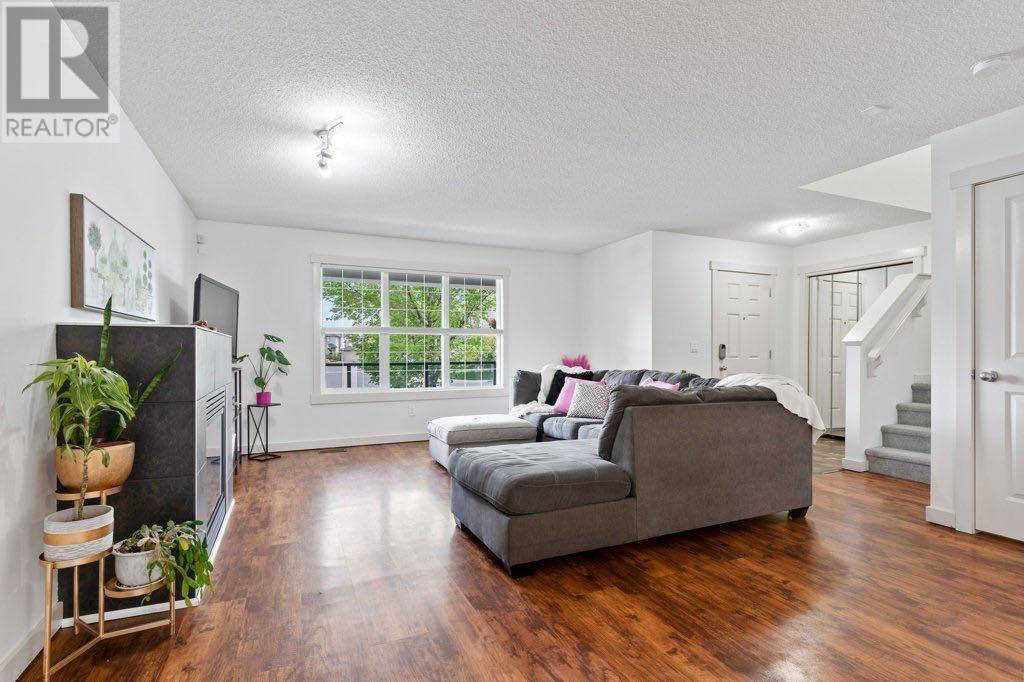Calgary, AB T2Z0X7,683 New Brighton Drive SE