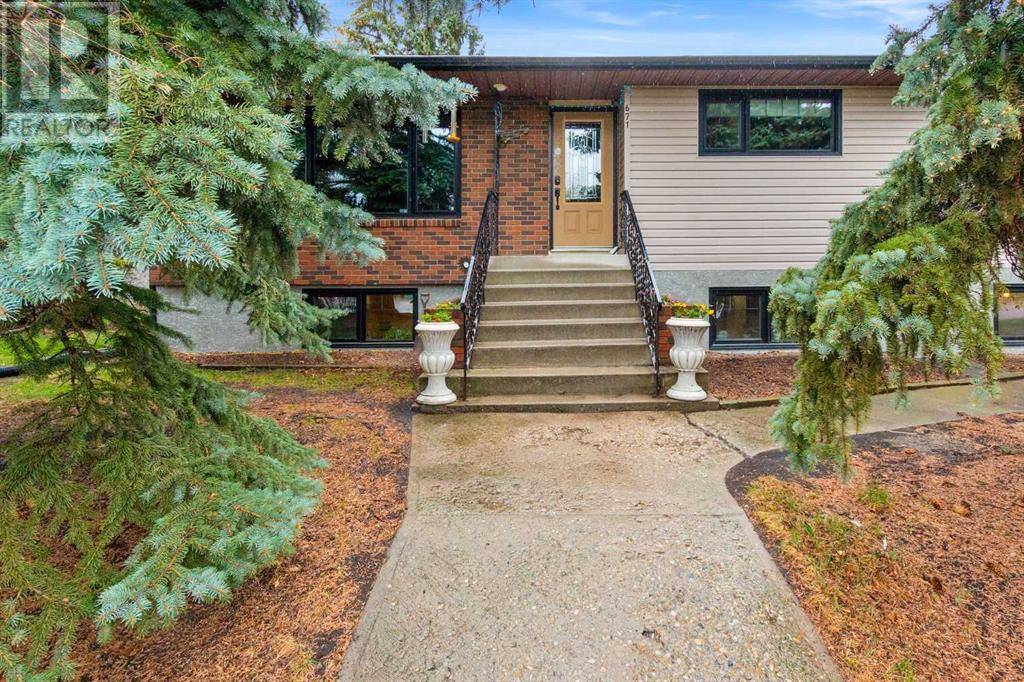 Carstairs, AB T0M0N0,671 Wallace Drive