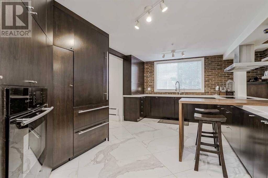 Calgary, AB T2Z3B6,101, 2422 Erlton Street SW
